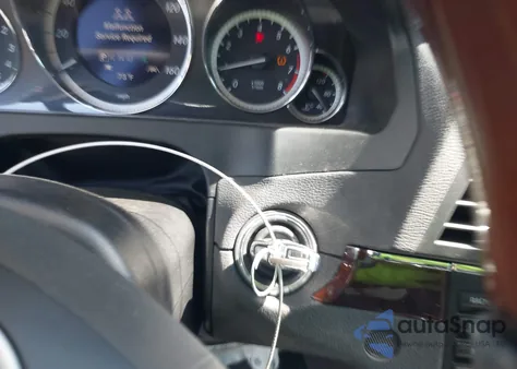 2013 Mercedes-Benz E 350 z USA, uszkodzony, nr VIN WDDKK5KF1DF209922